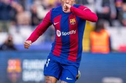 塞外黑豹队对阵云贵鲸鲨队，F1附加赛火力全开，门将神扑救主——黑马成最大惊喜(门将神级扑救)-安博网站