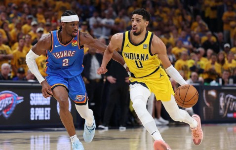 包含赛地聚焦——NBA总决赛加时末段热度飙升；上海海港扳平良机；质疑声仍在；数据趋势出现新变化的词条-安博体育