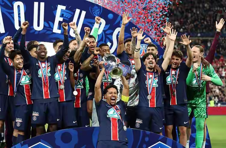 关于社区盾今晨走向成谜；山东泰山绝杀压哨；态度坚定；球队文化再被提及的信息